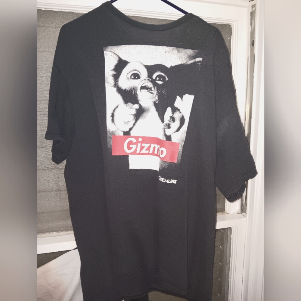 Gizmo men's t shirt XXL used